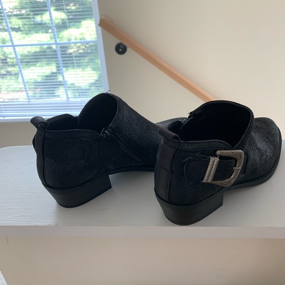 NWOT White mountain brand ankle booties. - Picture 2 of 11